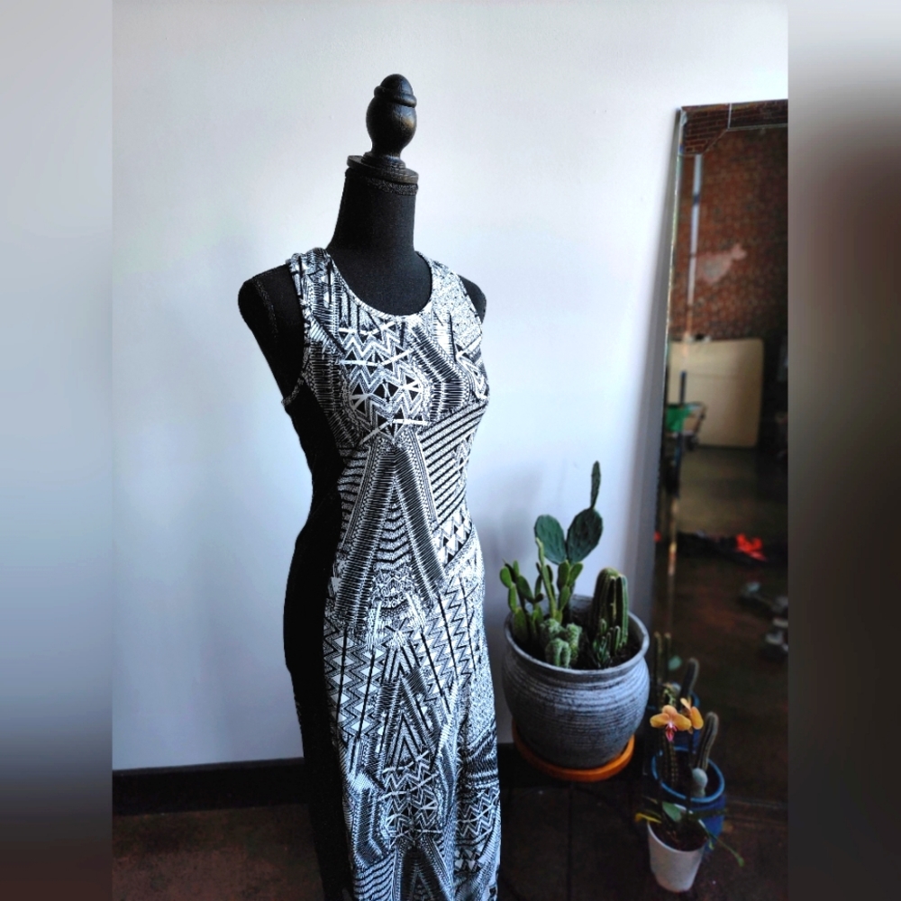Sun dress black and white small
